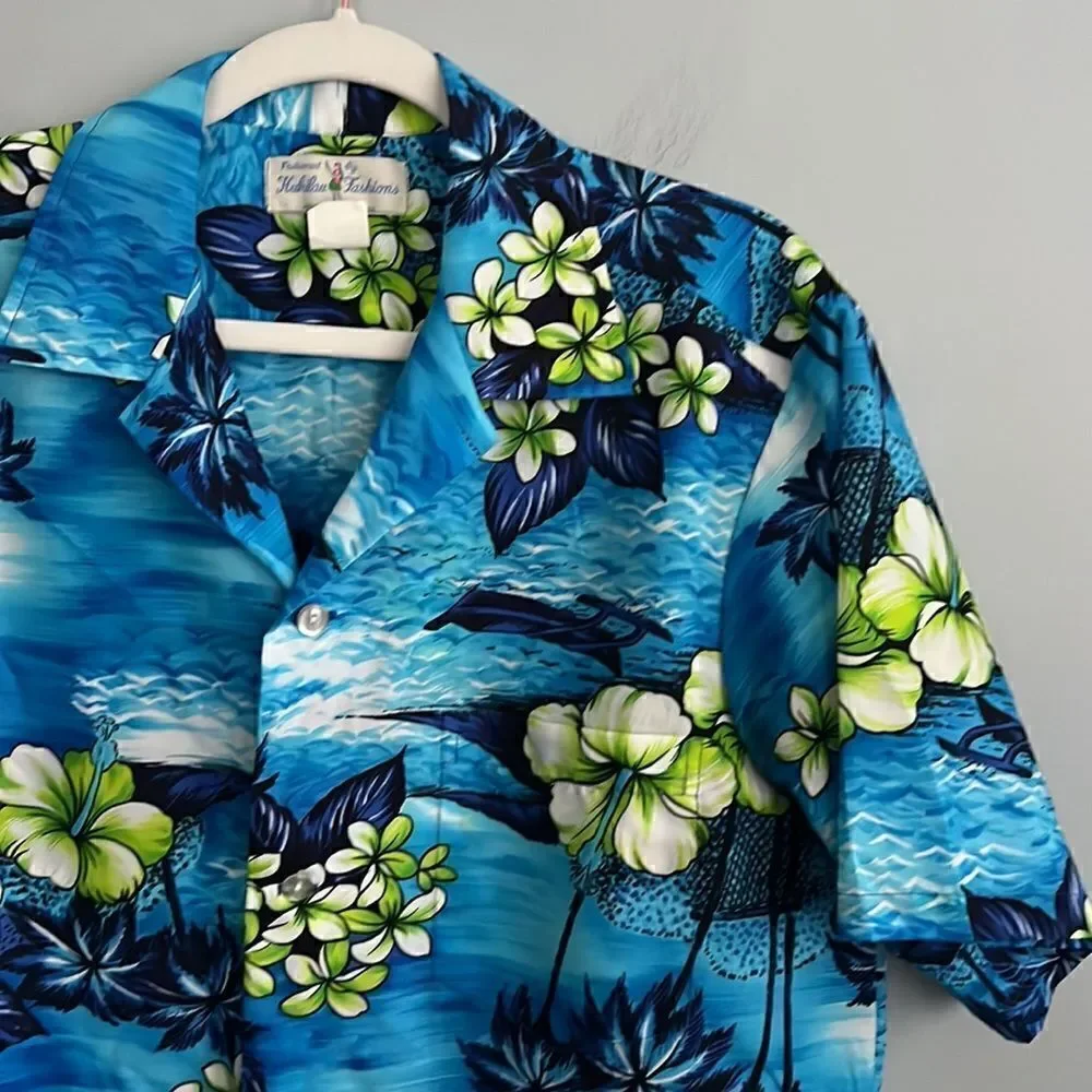 Vintage Men’s L blue floral Hawaiian shirt